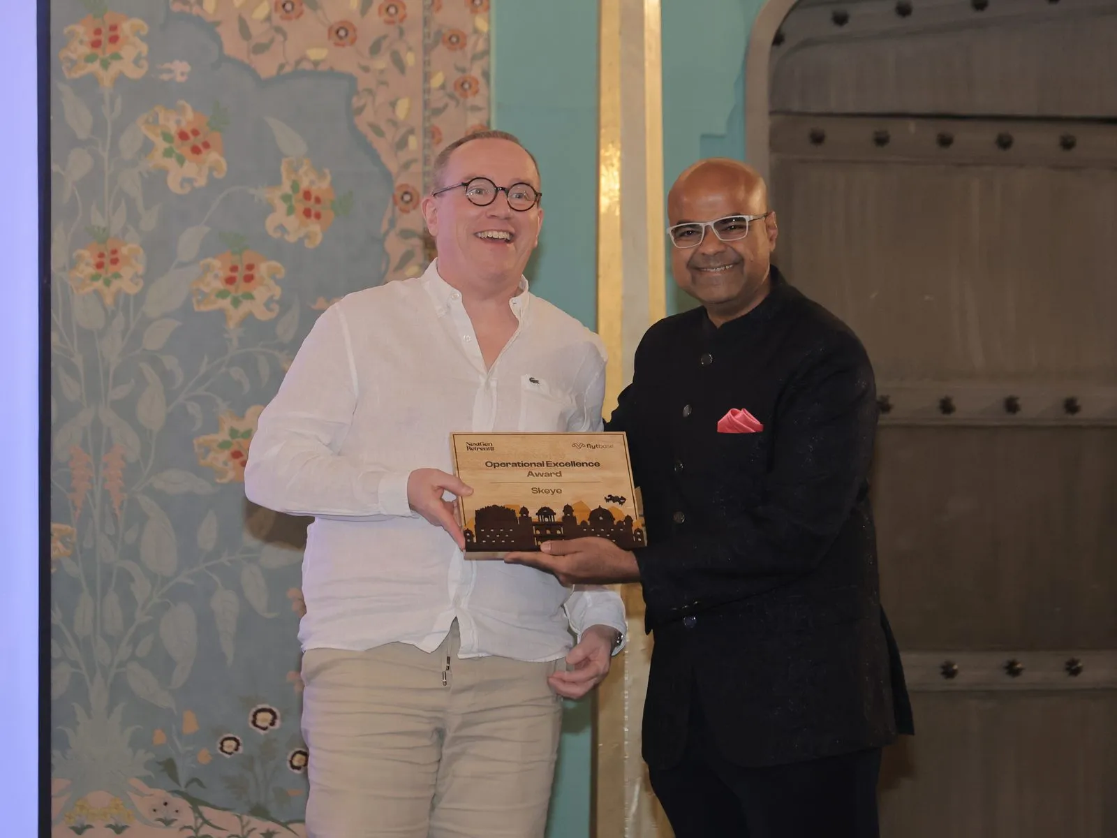 Jean Keultjes of Skeye receiving the Operational Excellence award